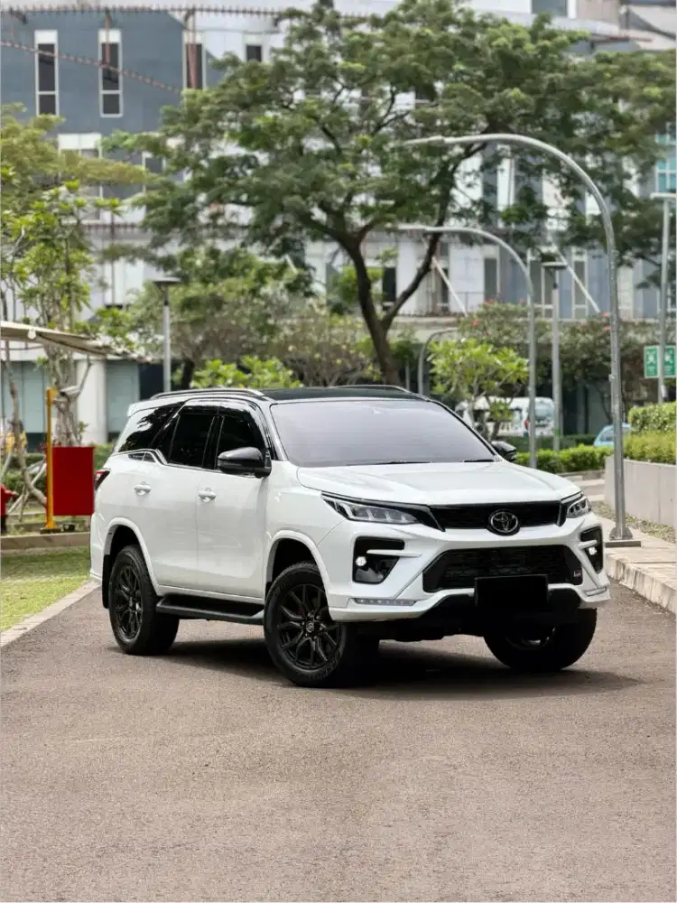 Fortuner 2.8 GR 
LEGENDER TETRA DRIVE 4x4 (LATEST MODEL)