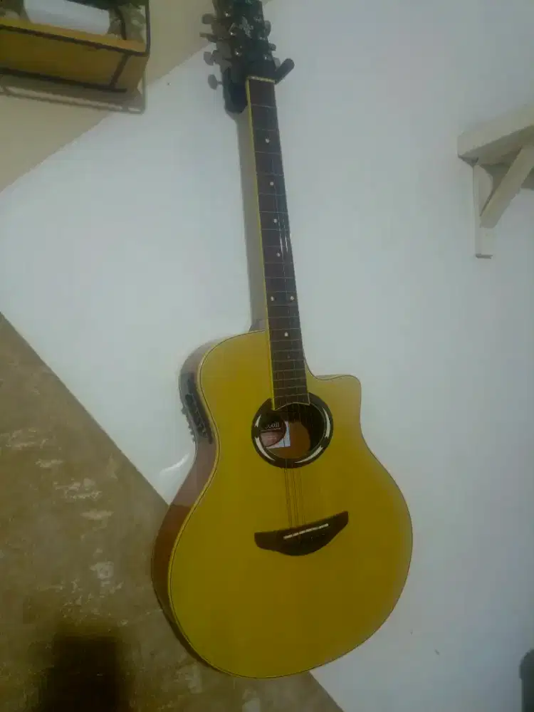 Gitar akustik electrik