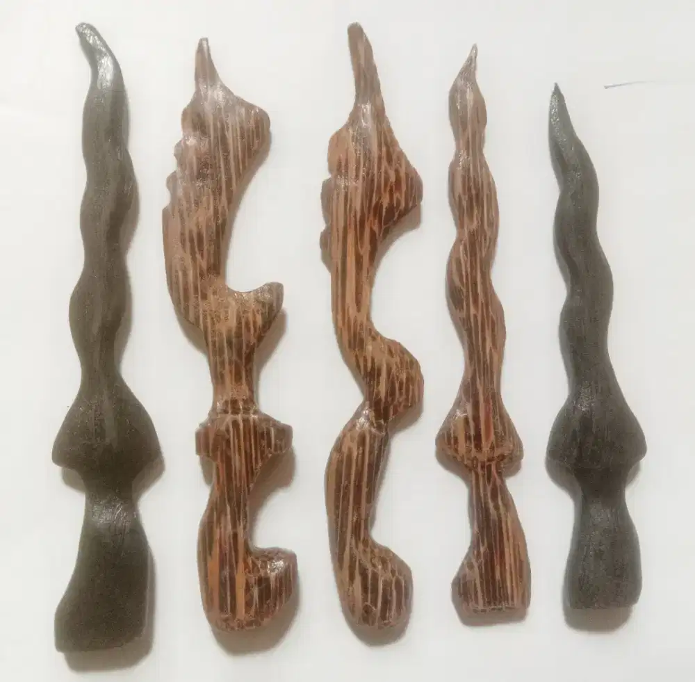 Kujang kayu liwung macan