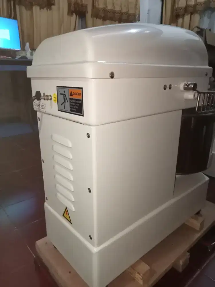 Getra DH10 Spiral Mixer Kapasitas 4Kg