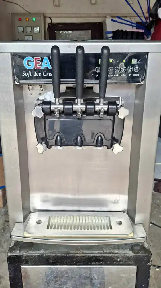 Mesin sofrt ice cream GEA Type BT7230