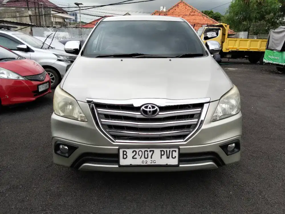Toyota Kijang Innova bensin inova