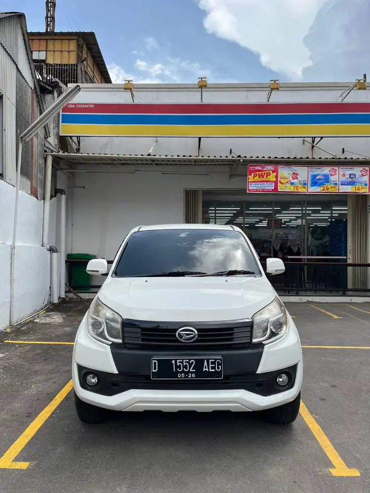 Daihatsu Terios X ekstra matic 2016 putih