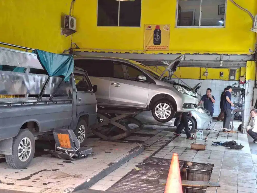 Dijual Tanah bonus bangunan ex bengkel mobil lokasi strategis di dekat terminal rawamangun jaktim