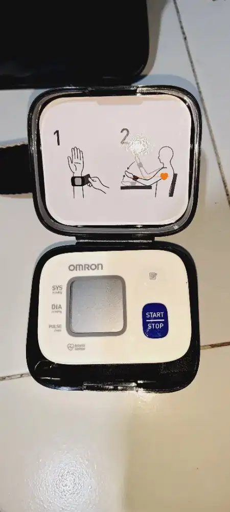 Alat Ukur Tensi Pergelangan Omron