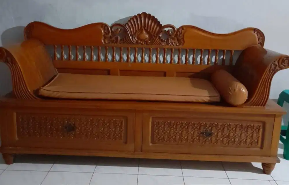 Kursi santai kayu jati