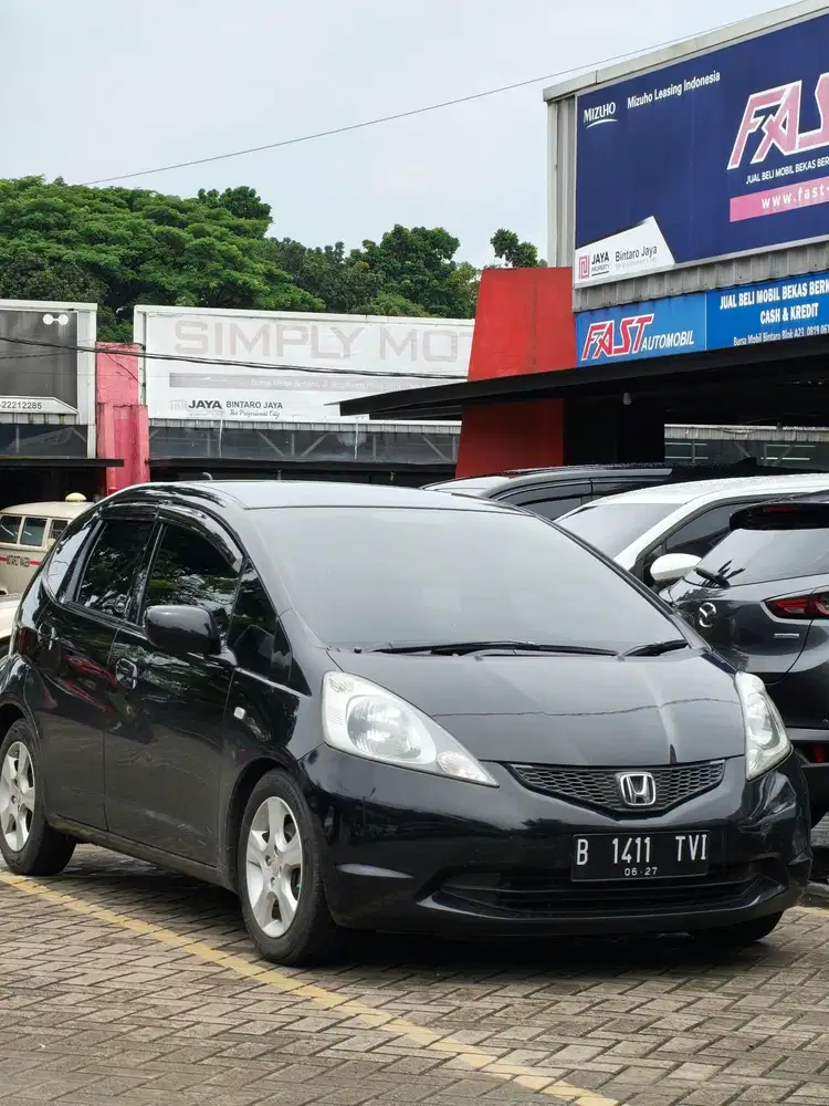 HONDA JAZZ S 1.5 AT 2010 GOOD CONDITION !!