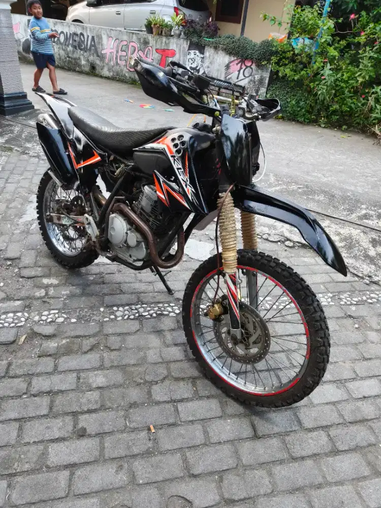 KLX basic Scorpio 225 CC THN 2008 plat A serang jabar