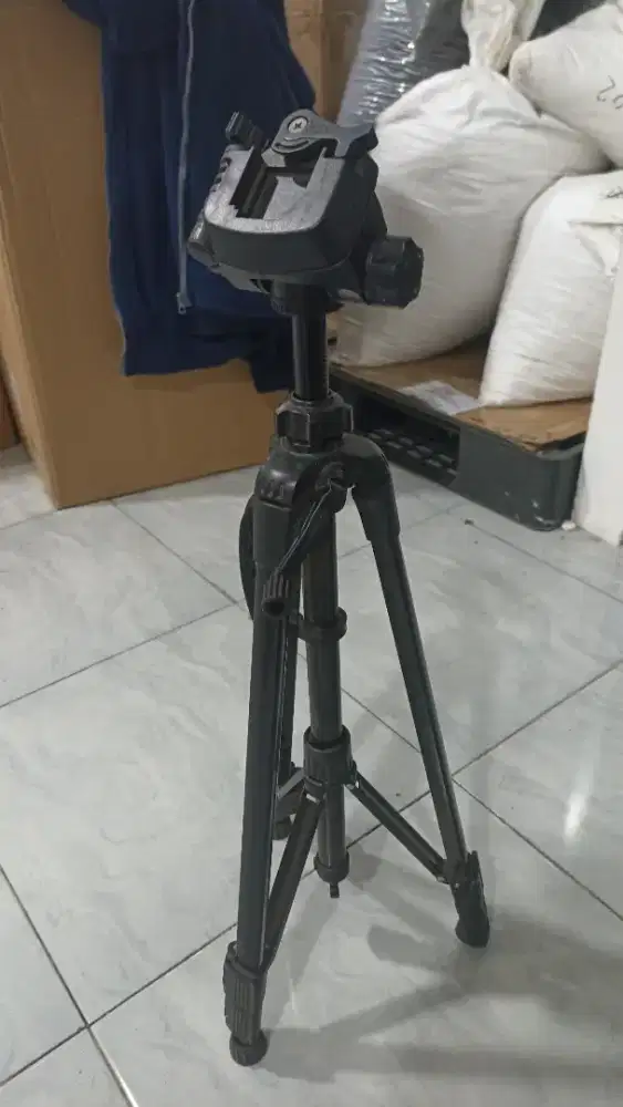 Tripod Bekas 95% mulus