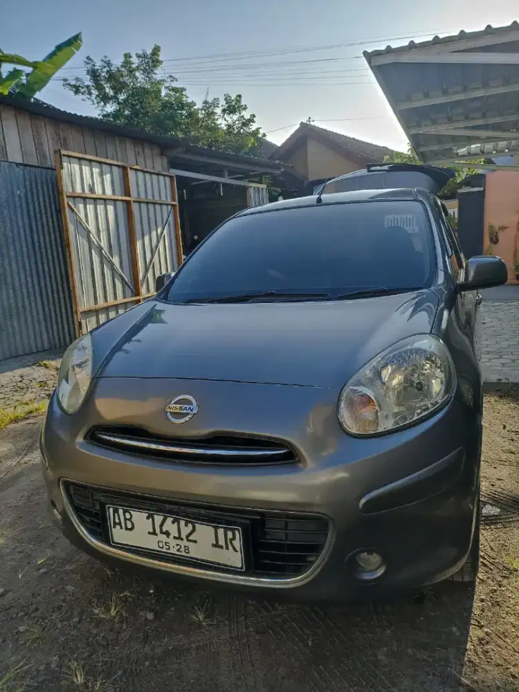 Nissan march 2011