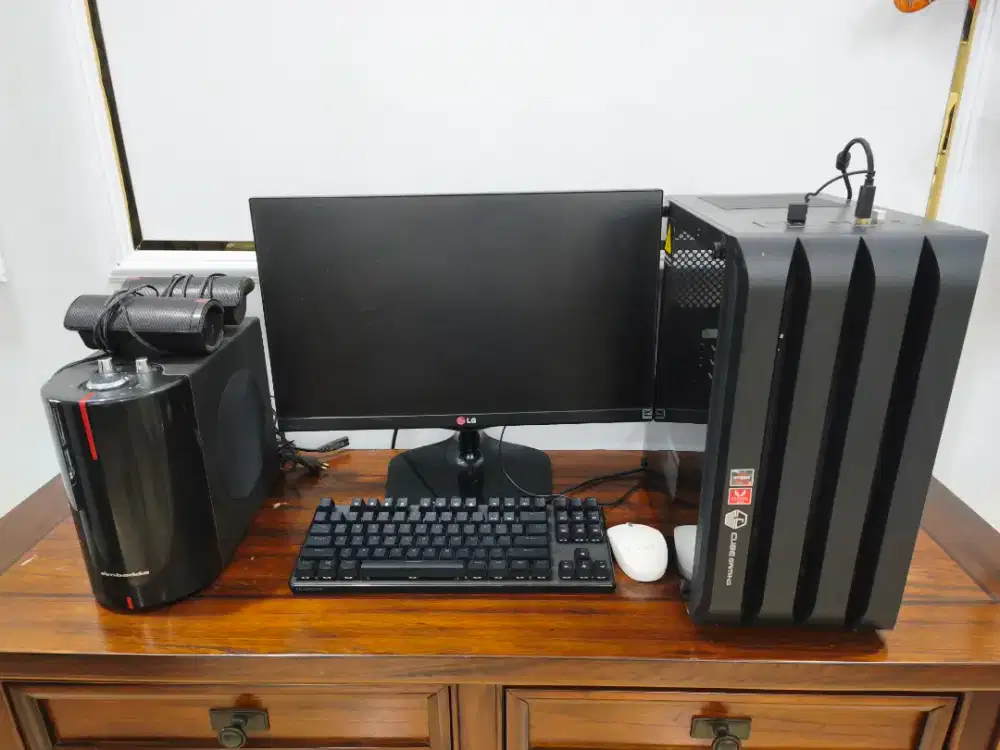 Computer gaming / Design / Office