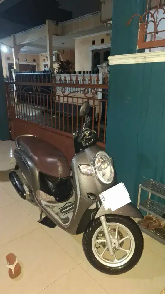 Scoppy sporty 2019 jarang dipakai low kilmtr