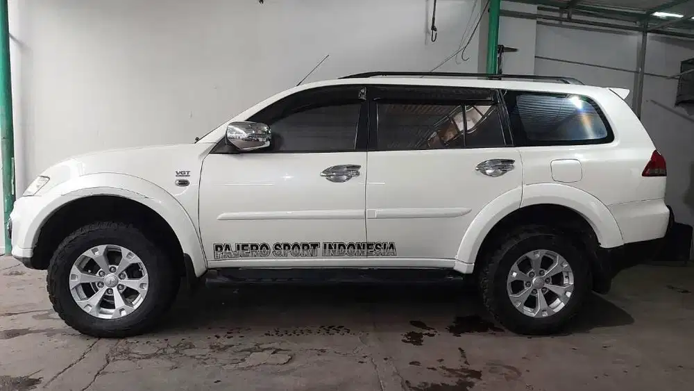 Mitsubishi Pajero Sport Exceed 2.5 LAt 4x4 2014 Top condition
