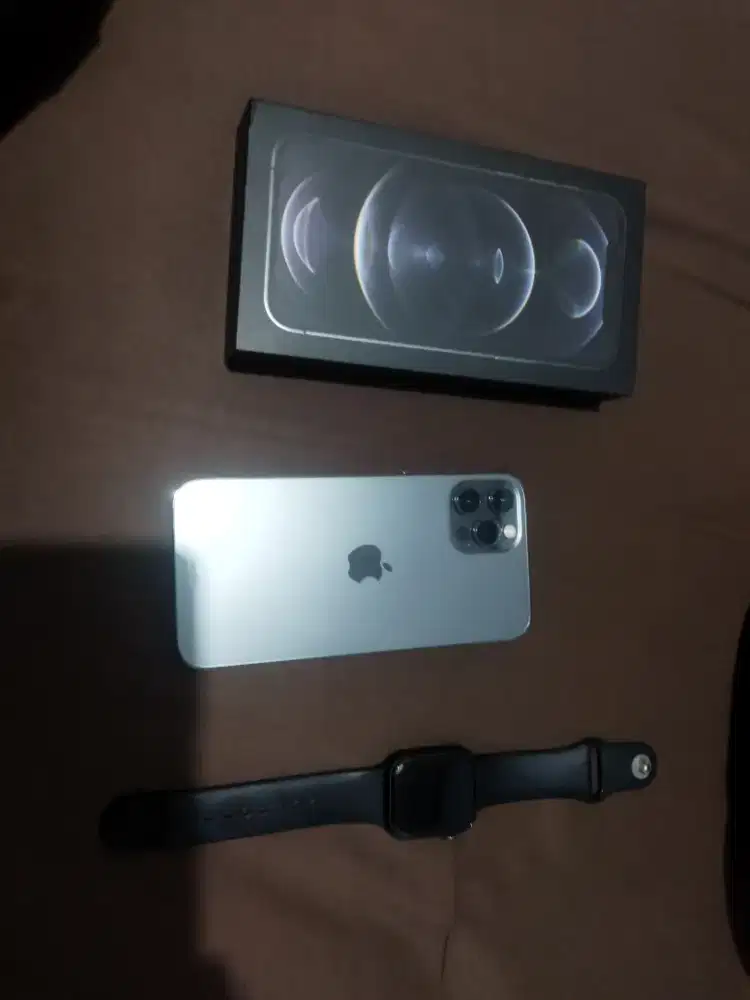 Iphone 12 Pro 128GB dan AW Series 5