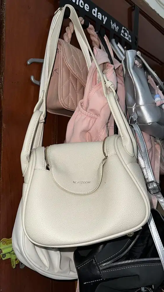 PRELOVED TAS MOSDOOM