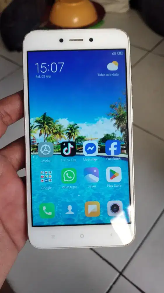 Xiaomi redmi 5a 4G 3/32 layar 5 inchi normal