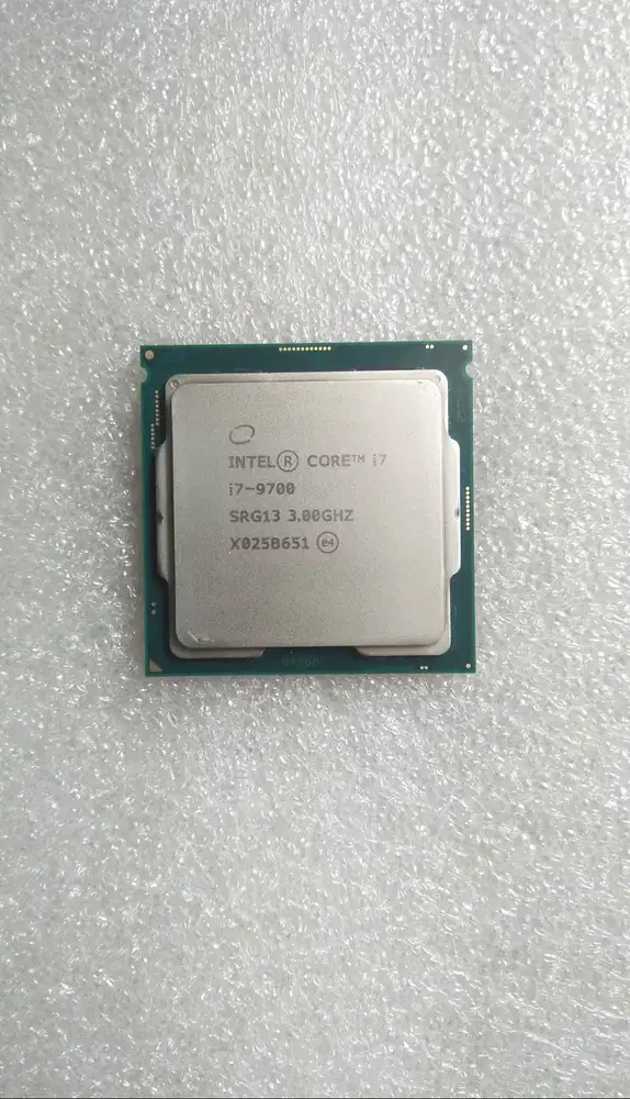i7 9700 tray , normal