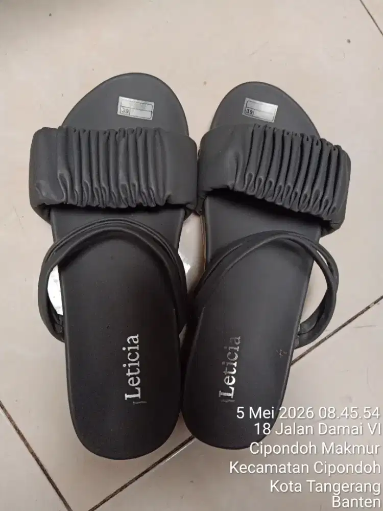 Sendal Leticia Abu Abu 39 Baru