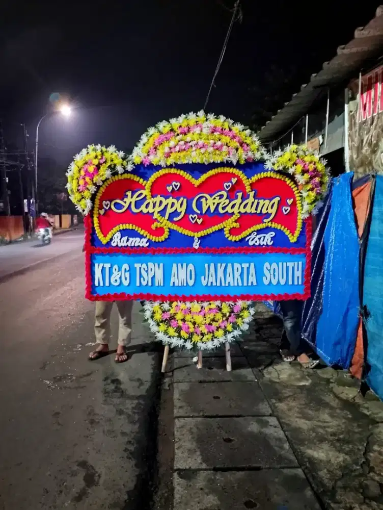 Karangan bunga papan ucapan happy wedding| pengiriman JABODETABEK