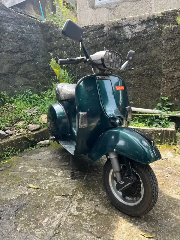Vespa PX thn 81 warna hijau metalik
