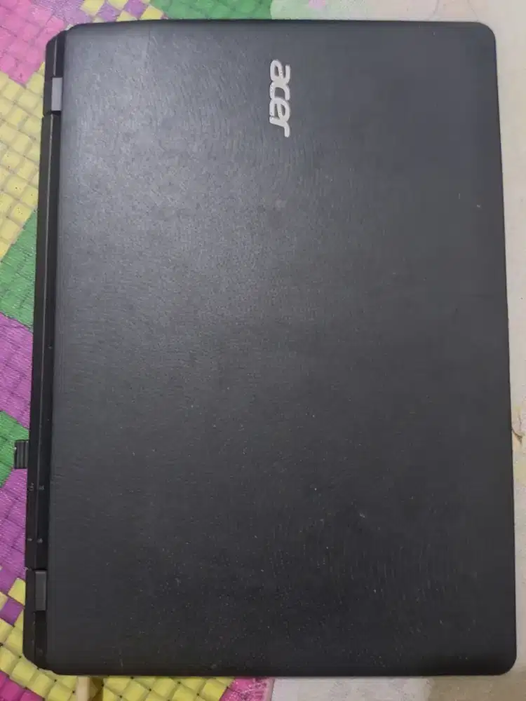 Laptop Acer aspire es1-111m hardisk 500 gb