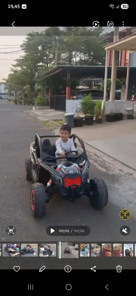 Mobil aki anak second