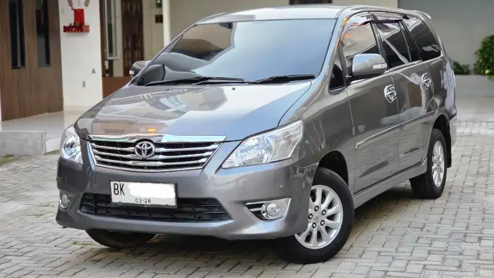 Kijang innova 2.5 V AT diesel thn 2013