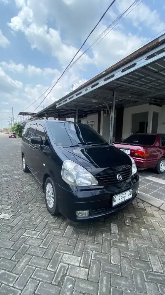 Nissan serena 2012