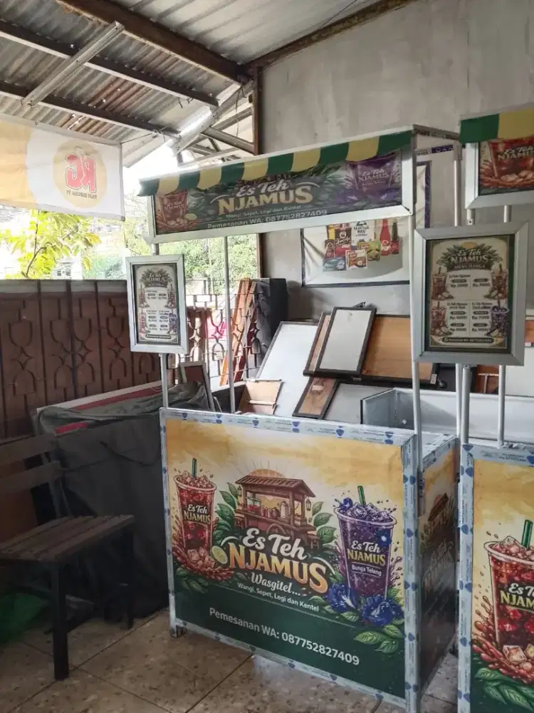 Penjaga Stand Minuman