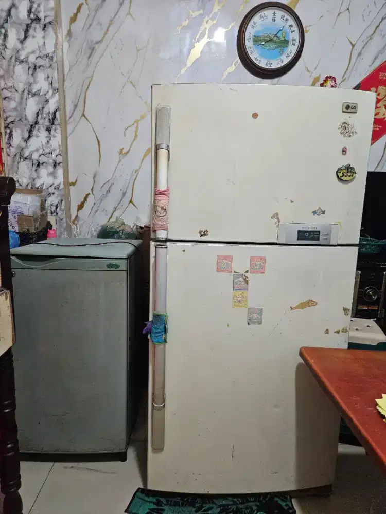 Dijual kulkas 2pintu