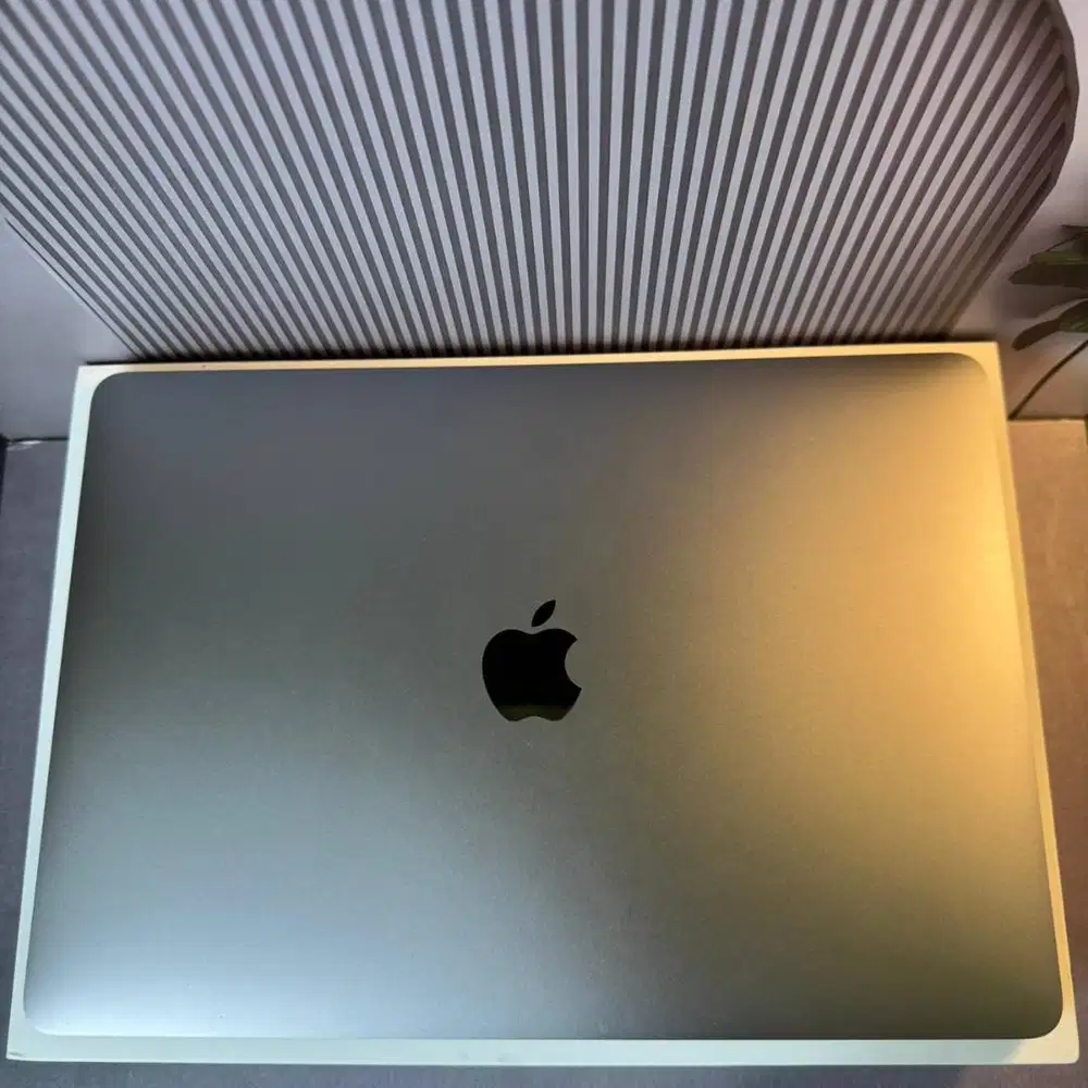 Macbook Air (M1) 8/256gb Original