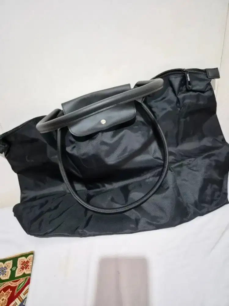 Tas travel yang bagus dan nyaman dipakai buat travelling