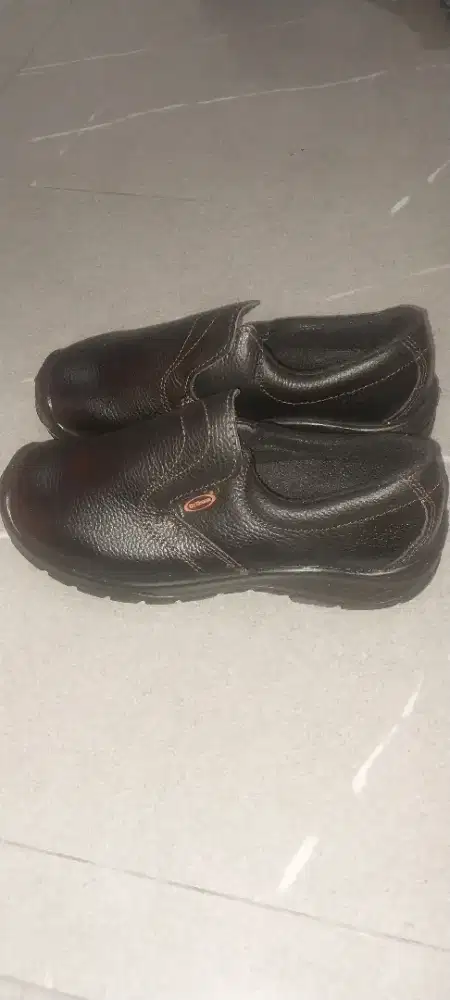 sepatu safety merk Dr OSHA