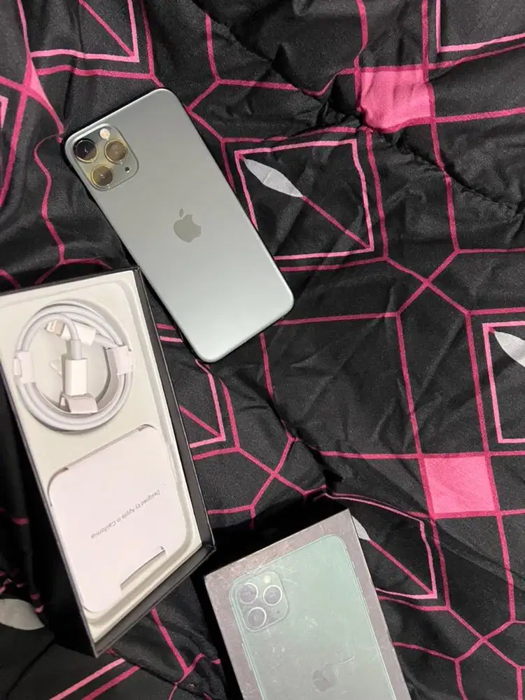 iphone 11 pro max 512gb semestinya baru