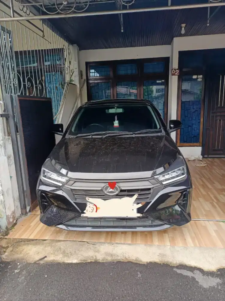 Ayla Hitam type R 2023