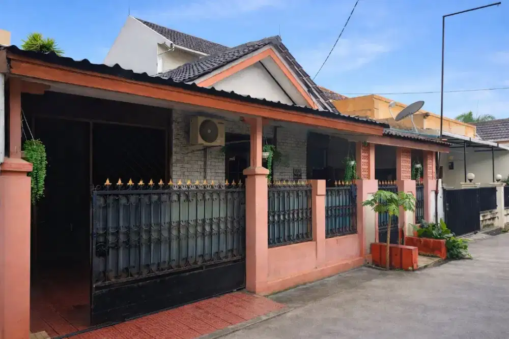 Dijual Rumah Reni Jaya Lama, Strategis, Cocok Renovasi, 900 JT