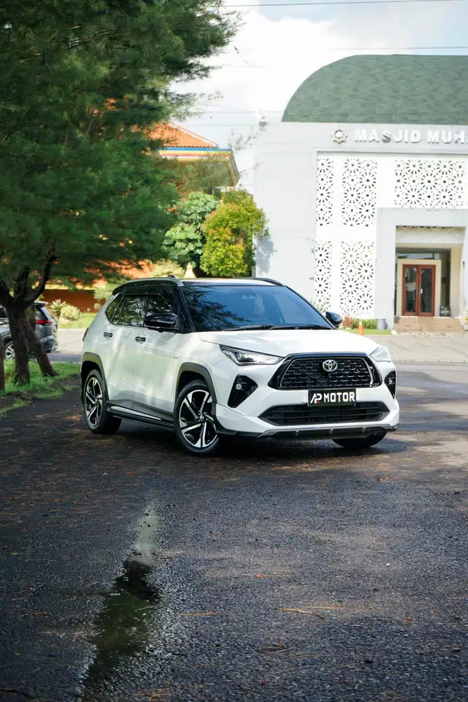All New Yaris Cross GR Type S Hybrid TSS Two Tone White 2023