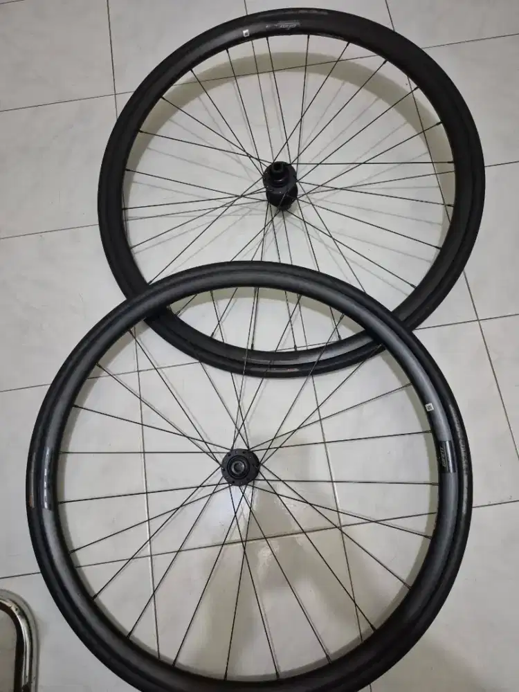 Wheelset Giant Disc 700c + Hub Upgrade Strummer HR-360