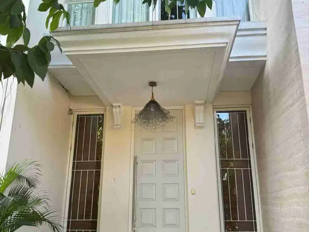 Pakuwon Indah The Mansion sudah renov semi furnish
