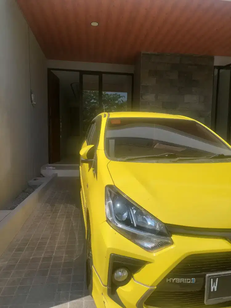 Mobil pribadi dari baru