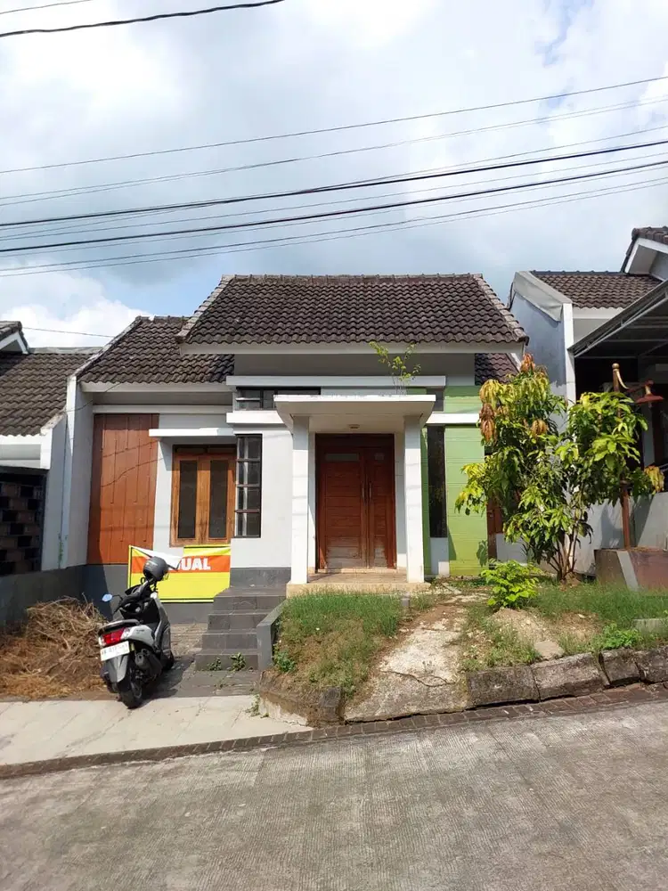 Rumah Apik di Puri Gardenia Bangunjiwo