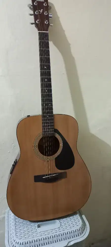 Gitar yamaha fx310