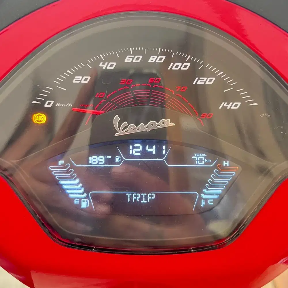 Vespa Sprint 2025 km 70 perak