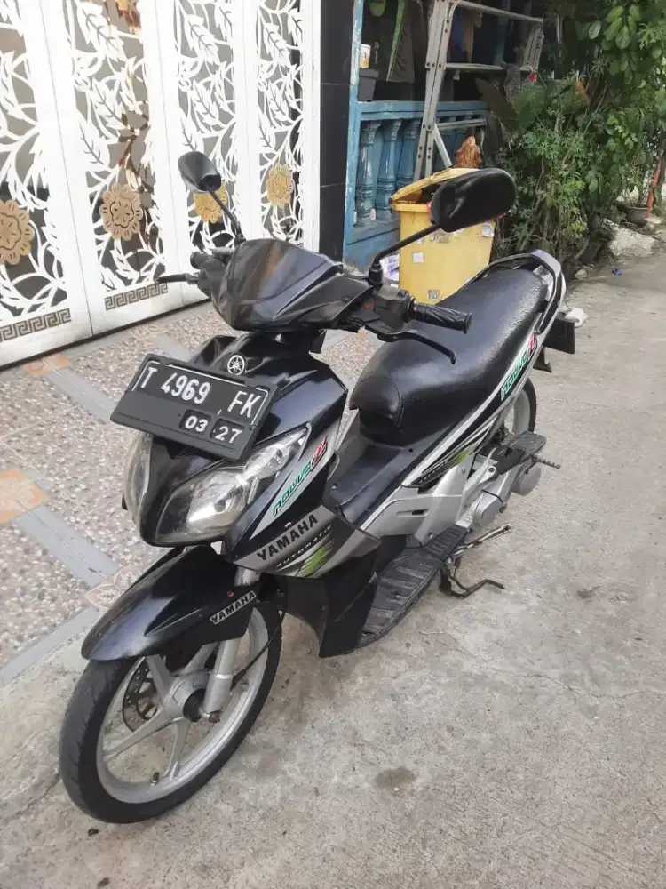 Yamaha Nuovo Z 2006 Ss lengkap mesin bagus plat T Karawang