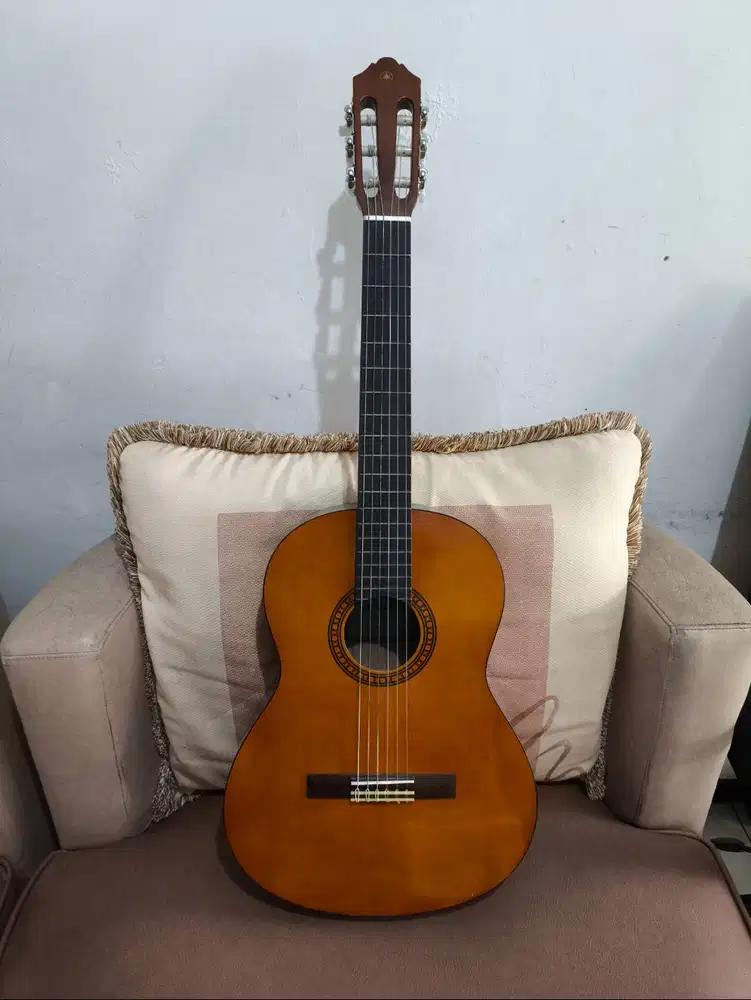 YAMAHA Gitar Klasik CS40 Ukuran 3/4 Mulus Seperti Baru Ada Tas