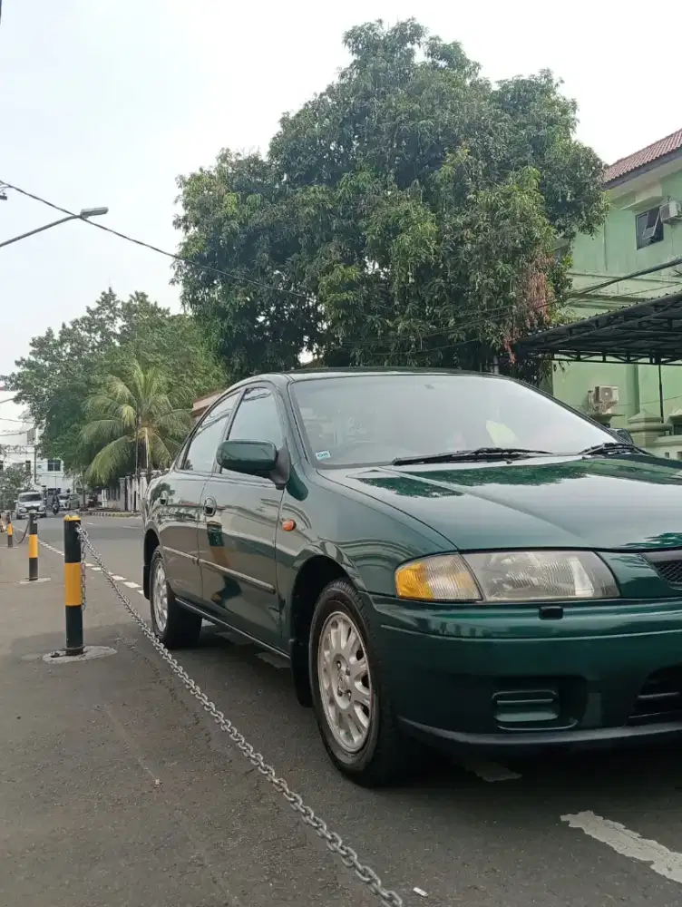 Mazda familia Antik