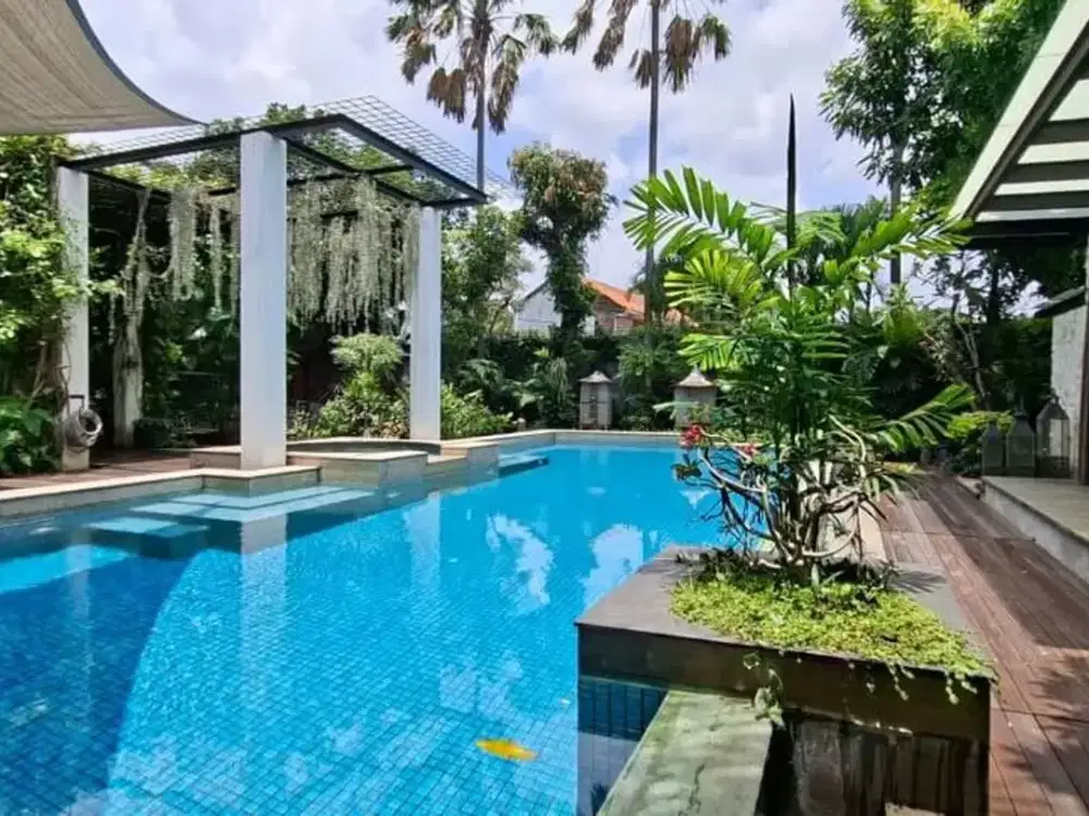 Dijual Rumah Ada Kolam Renang di Cipete Utara, Jakarta Selatan