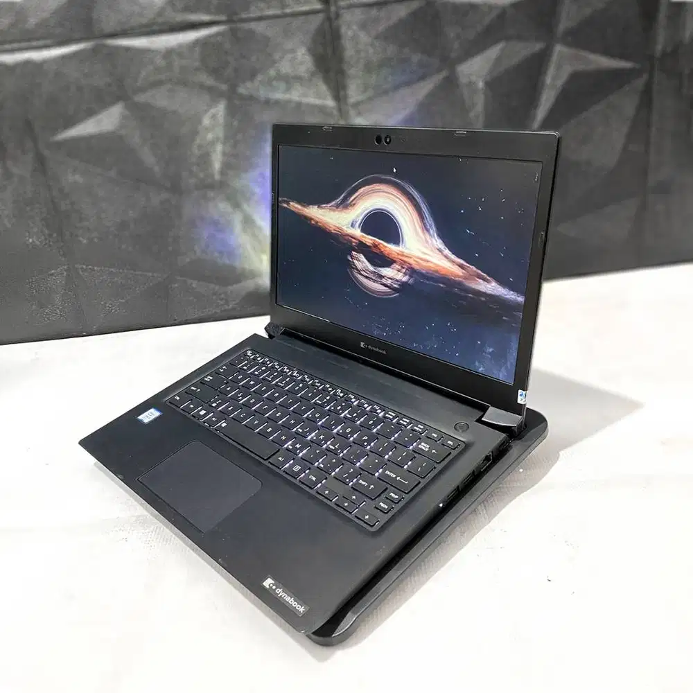 Toshiba Dynabook S73 Intel Core i5 Ram 8GB SSD 256GB NORMAL