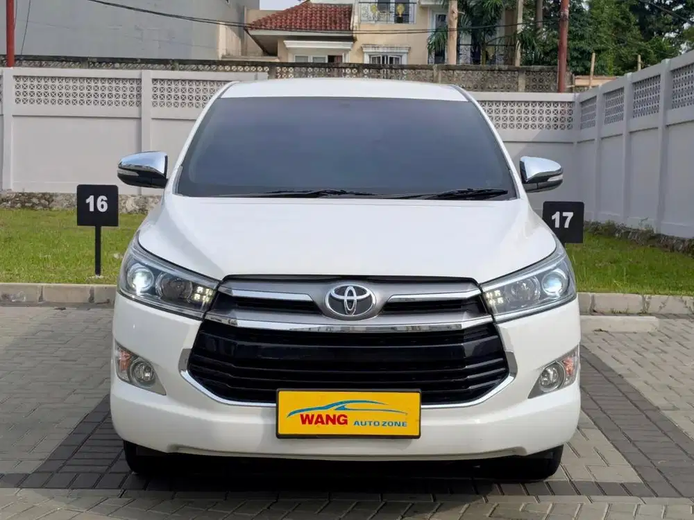 Innova Q 2.4 2016 tangan 1