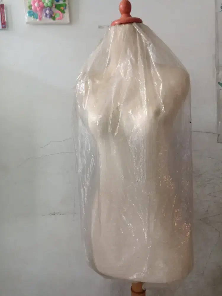 Manekin kain tanpa kepala